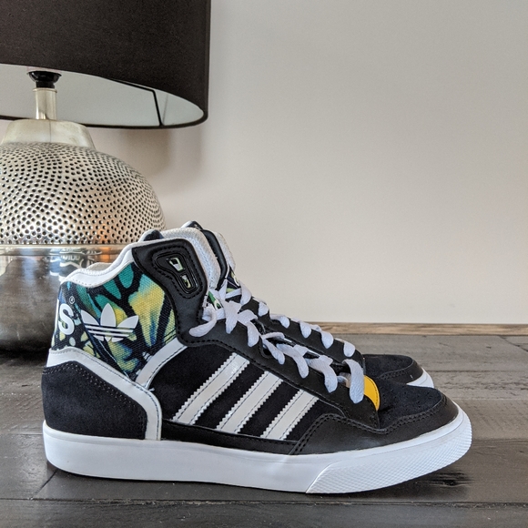 Adidas originals hard Court Hi - Picture 1 of 7